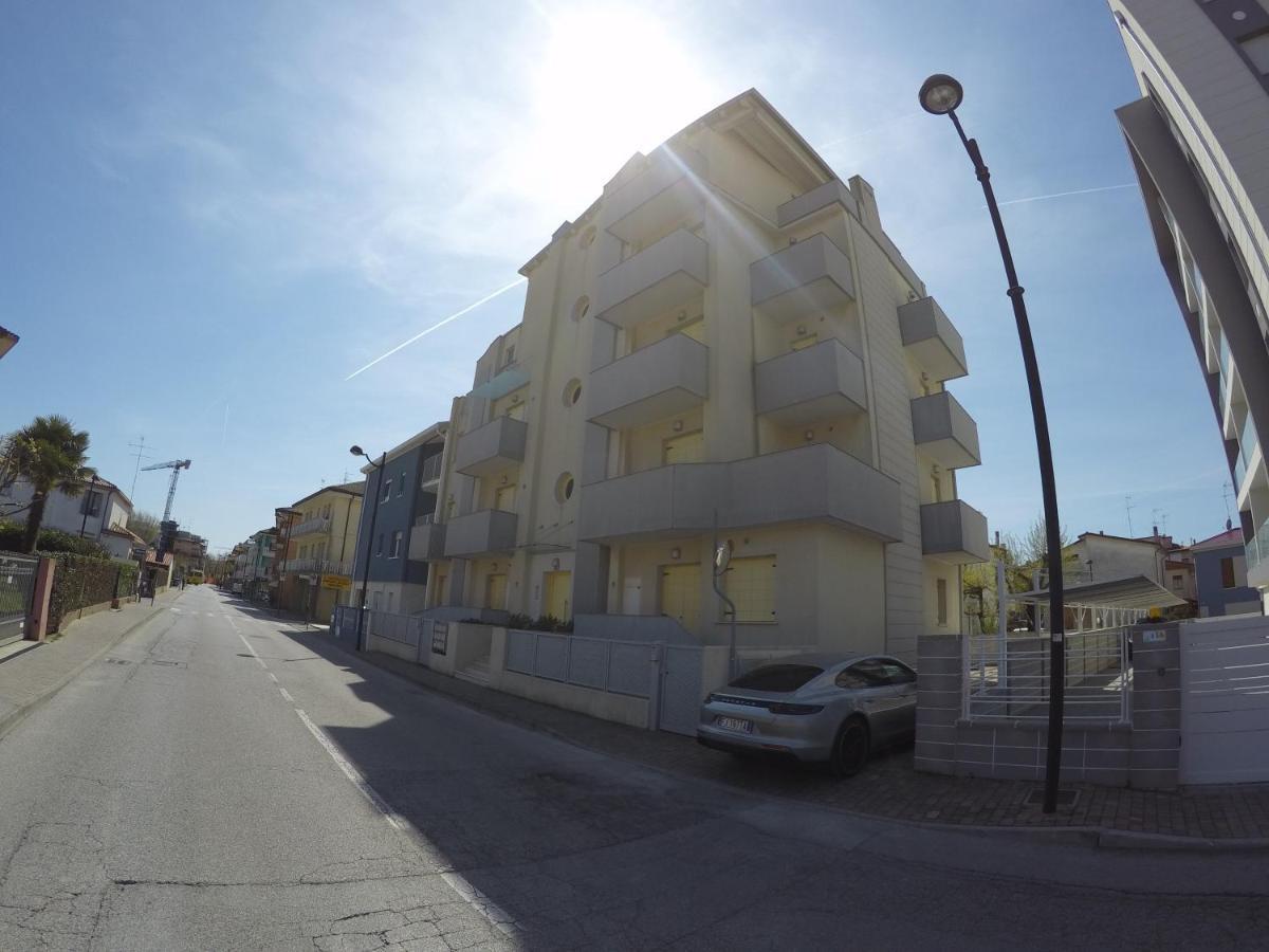 Attico Margherita - Agenzia Cocal Appartement Caorle Buitenkant foto