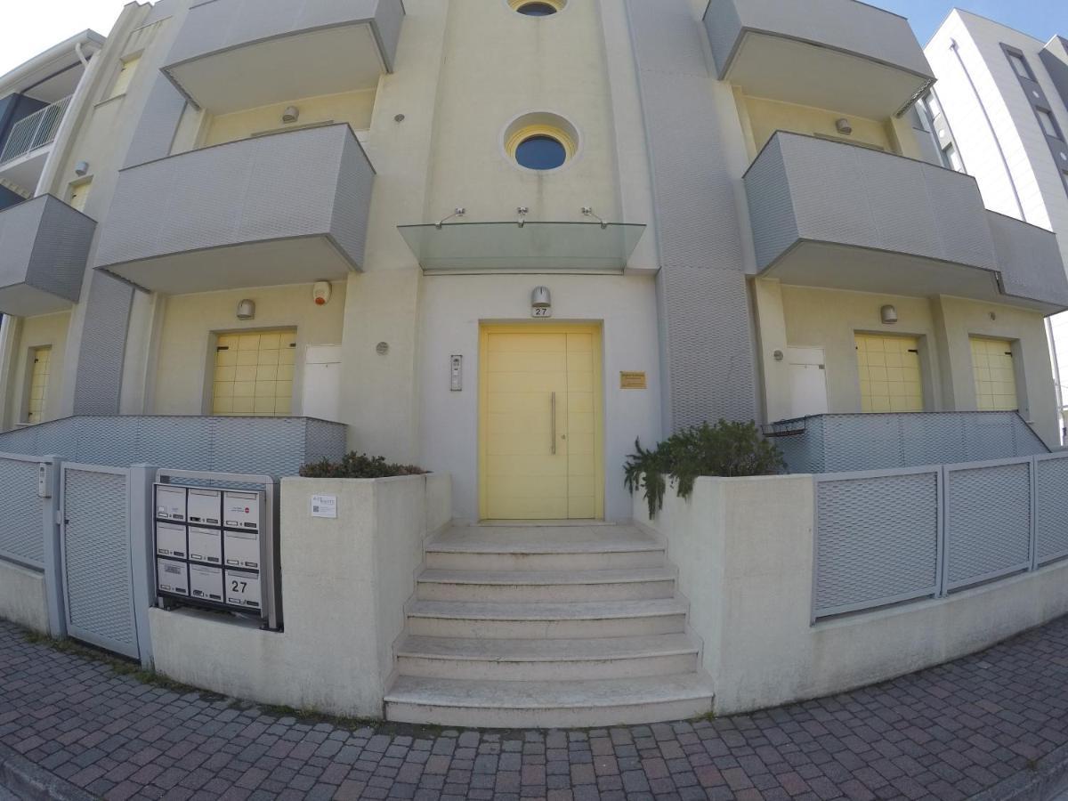 Attico Margherita - Agenzia Cocal Appartement Caorle Buitenkant foto